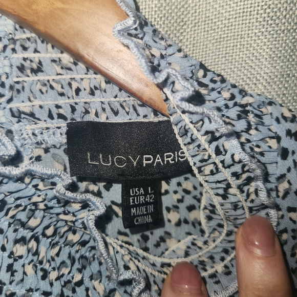 Top - Picture 2 of 4